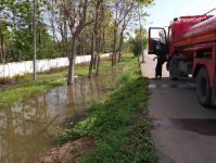 ดับเพลิงนครแม่สอด ออกดำเนินการสูบน้ำหน้าแขวงทางหลวงตากที่ 2 (แม่สอด)