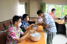 กองยุทธศาสตร์และงบประมาณ จัดกิจกรรมรดน้ำดำหัว เนื่องในประเพณีสงกรานต์ ประจำปี 2565