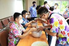 กองยุทธศาสตร์และงบประมาณ จัดกิจกรรมรดน้ำดำหัว เนื่องในประเพณีสงกรานต์ ประจำปี 2565