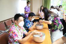 กองยุทธศาสตร์และงบประมาณ จัดกิจกรรมรดน้ำดำหัว เนื่องในประเพณีสงกรานต์ ประจำปี 2565