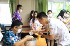 กองยุทธศาสตร์และงบประมาณ จัดกิจกรรมรดน้ำดำหัว เนื่องในประเพณีสงกรานต์ ประจำปี 2565