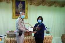 โครงการฝึกอาชีพให้ความรู้ชุมชนในเขตเทศบาลนครแม่สอดระยะยาว ประจำปีงบประมาณ 2564 หลักสูตรที่ 1 ดอกไม้ประดิษฐ์จากริบบิ้นผ้า