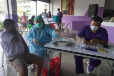 เทศบาลนครแม่สอดจัดบริการฉีดวัคซีนเข็มที่ 2 สำหรับนักเรียนอายุ 5-11 ปี ณ โรงเรียนเทศบาลวัดบุญญาวาส