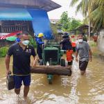 ดับเพลิงนครแม่สอด ออกสำรวจและแก้ไขน้ำท่วม บ้านประชาชน ภายในชุมชนบ้านเหนือสามัคคี