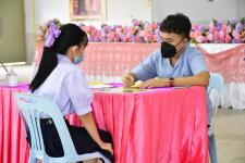 โรงเรียนเทศบาลเฉลิมพระเกียรติสมเด็จพระเทพรัตนราชสุดา ฯ สยามบรมราชกุมารี สังกัดกองการศึกษา เทศบาลนครแม่สอด ตรวจสุขภาพประจำปีให้กับนักเรียน ระดับชั้นมัธยมศึกษาปีที่ 4 ประจำปีการศึกษา 2565
