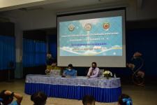 พิธีมอบทุนการศึกษา ค่าปัจจัยพื้นฐานสำหรับนักเรียนยากจนโรงเรียนเทศบาลวัดชุมพลคีรี