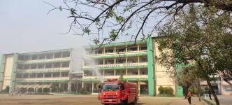 พ่นหมอกควัน จุดโรงเรียนเทศบาลวัดมณีไพรสณฑ์