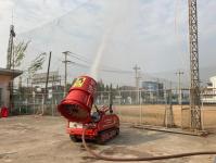 พ่นหมอกควัน จุดถนนหน้าศาลสมเด็จพระนเรศวรมหาราช