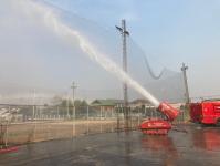 พ่นหมอกควัน จุดถนนหน้าศาลสมเด็จพระนเรศวรมหาราช