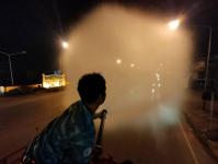 ดับเพลิงนครแม่สอด ออกฉีดล้างถนน เพื่อลดฝุ่น pm2.5 จุดถนนอินทรคีรี