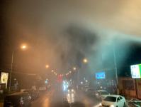 ดับเพลิงนครแม่สอด ออกฉีดล้างถนน เพื่อลดฝุ่น pm2.5 ถนนหน้าวัดดอนไชย