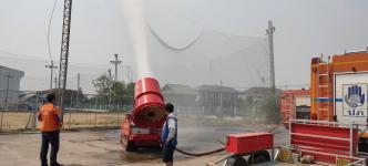 ฉีดน้ำพ่นหมอกควัน ร่วม ปภ. พื้นที่อำเภอแม่สอด