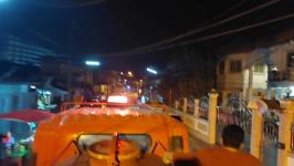 ดับเพลิงนครแม่สอด ออกฉีดล้างถนน เพื่อลดฝุ่น pm2.5 ถนนศรีพานิช