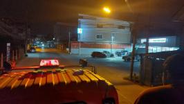 ดับเพลิงนครแม่สอด ออกฉีดล้างถนน เพื่อลดฝุ่น pm2.5 ถนนศรีพานิช