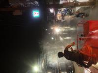 ดับเพลิงนครแม่สอด ออกฉีดล้างถนน เพื่อลดฝุ่น pm2.5 ถนนอินทรคีรี