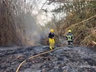 ดับเพลิงนครแม่สอด ออกระงับเหตุเพลิงไหม้พื้นที่รกร้าง ทางไปพระธาตุดอยหินกิ่ว