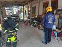 ดับเพลิงนครแม่สอด ออกกำจัดรังผึ้งบ้านประชาชน ตำบลแม่ปะ