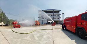 ดับเพลิงนครแม่สอด ออกฉีดพ่นละอองน้ำลดหมอกควัน พื้นที่อำเภอแม่สอด (23/3/66)