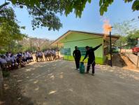 ดับเพลิงนครแม่สอด ออกให้ความรู้การป้องกันอัคคีภัยในสถานศึกษา โรงเรียนบ้านหนองน้ำเขียว ตำบลแม่กุ