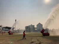 ดับเพลิงนครแม่สอด ออกฉีดพ่นละอองน้ำลดหมอกควัน พื้นที่อำเภอแม่สอด (28/3/66)