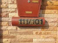 ดับเพลิงนครแม่สอด ออกจับงูเข้าบ้านประชาชน ในหมู่บ้านกาสะลอง