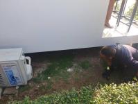 ดับเพลิงนครแม่สอด ออกจับงูเข้าบ้านประชาชน ในหมู่บ้านกาสะลอง