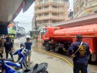 ดับเพลิงนครแม่สอด ออกระงับเหตุเพลิงไหม้สายไฟฟ้า(สื่อสาร) สี่แยกใกล้ร้านไทยแสงทอง