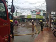ดับเพลิงนครแม่สอด ออกระงับเหตุเพลิงไหม้สายไฟฟ้า(สื่อสาร) สี่แยกใกล้ร้านไทยแสงทอง