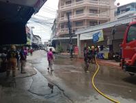 ดับเพลิงนครแม่สอด ออกระงับเหตุเพลิงไหม้สายไฟฟ้า(สื่อสาร) สี่แยกใกล้ร้านไทยแสงทอง