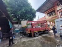 ดับเพลิงนครแม่สอด ออกตัดต้นไม้หน้าบ้านประชาชน บริเวณหลังวัดชุมพลคีรี