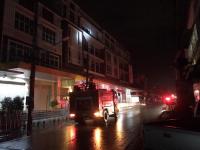 ดับเพลิงนครแม่สอด ออกระงับเหตุเพลิงไหม้สายสื่อสารหน้าธนาคารกรุงศรีฯ