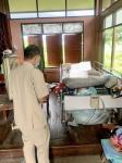 ลงพื้นที่เยี่ยมบ้านครัวเรือนประสบปัญหาด้านการครองชีพ