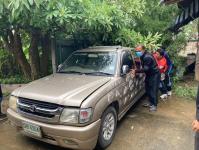 ดับเพลิงนครแม่สอด ออกตัดต้นไม้ล้มทับรั้วบ้านประชาชน ชุมชนประชารักษ์