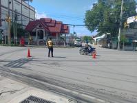 ดับเพลิงนครแม่สอด ออกตัดต้นไม้บริเวณตลาดบ้านเหนือ