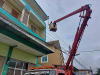 ดับเพลิงนครแม่สอด ออกทำการแก้ไขรางน้ำหลุดห้อยบ้านประชาชน ชุมชนอิสลาม