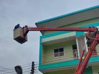 ดับเพลิงนครแม่สอด ออกทำการแก้ไขรางน้ำหลุดห้อยบ้านประชาชน ชุมชนอิสลาม