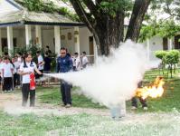 ฝึกดับเพลิงขั้นต้น ศูนย์ฝึกภัตตาคารและการโรงแรม HCTC