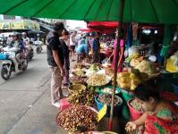 งานเทศกิจนครแม่สอด ออกตรวจความเรียบร้อยและจัดระเบียบตลาดเทศบาลนครแม่สอด 16 ส.ค.2566