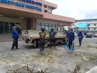 ดับเพลิงนครแม่สอด  ออกตัดต้นไม้หน้า โรงพยาบาลแม่สอด-ราม