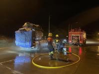 ดับเพลิงนครแม่สอด ออกระงับเหตุเพลิงไหม้รถยนต์ติดคอก บริเวณบ้านห้วยกะโหลก