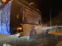 ดับเพลิงนครแม่สอด ออกระงับเหตุเพลิงไหม้รถยนต์ติดคอก บริเวณบ้านห้วยกะโหลก