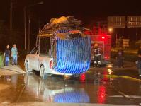 ดับเพลิงนครแม่สอด ออกระงับเหตุเพลิงไหม้รถยนต์ติดคอก บริเวณบ้านห้วยกะโหลก