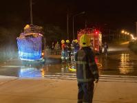 ดับเพลิงนครแม่สอด ออกระงับเหตุเพลิงไหม้รถยนต์ติดคอก บริเวณบ้านห้วยกะโหลก