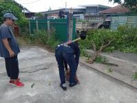 ดับเพลิงนครแม่สอด ออกตัดต้นไม้พาดผ่านสายไฟฟ้าหน้าบ้านประชาชน ซอย 9 ชุมชนสันต้นปิน