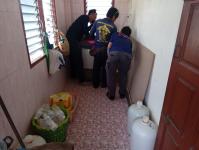 ดับเพลิงนครแม่สอด ออกจับงูบ้านประชาชน ซอยร้านลาบคนเมือง