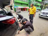 ออกช่วยเหลือประชาชน กุญแจตกท่อระบายน้ำ หน้าร้านเจริญภัณฑ์