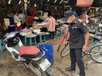 งานเทศกิจนครแม่สอด ออกตรวจความเรียบร้อยและจัดระเบียบตลาดเทศบาลนครแม่สอด 28 ส.ค.2566