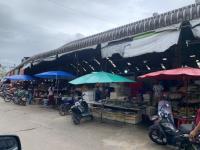 งานเทศกิจนครแม่สอด ออกตรวจความเรียบร้อยและจัดระเบียบตลาดเทศบาลนครแม่สอด 28 ส.ค.2566