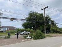 ดับเพลิงแม่สอด ออกตัดต้นไม้พาดผ่านสายไฟฟ้า หน้า ps gym ชุมชนร่วมแรง