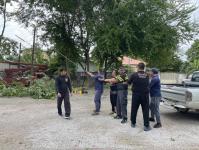 ดับเพลิงแม่สอด ออกตัดต้นไม้พาดผ่านสายไฟฟ้า หน้า ps gym ชุมชนร่วมแรง